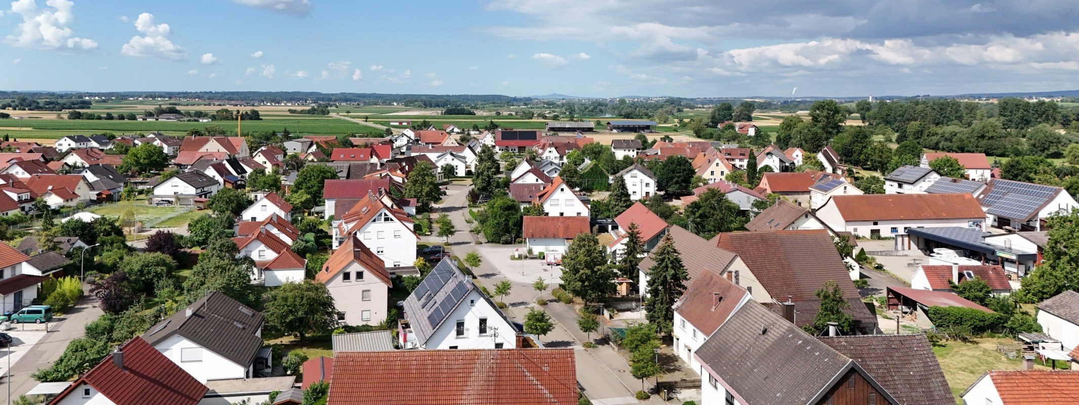 Haus verkaufen in Erbach: Ortsteil Ersingen mit Wohnhäusern von oben