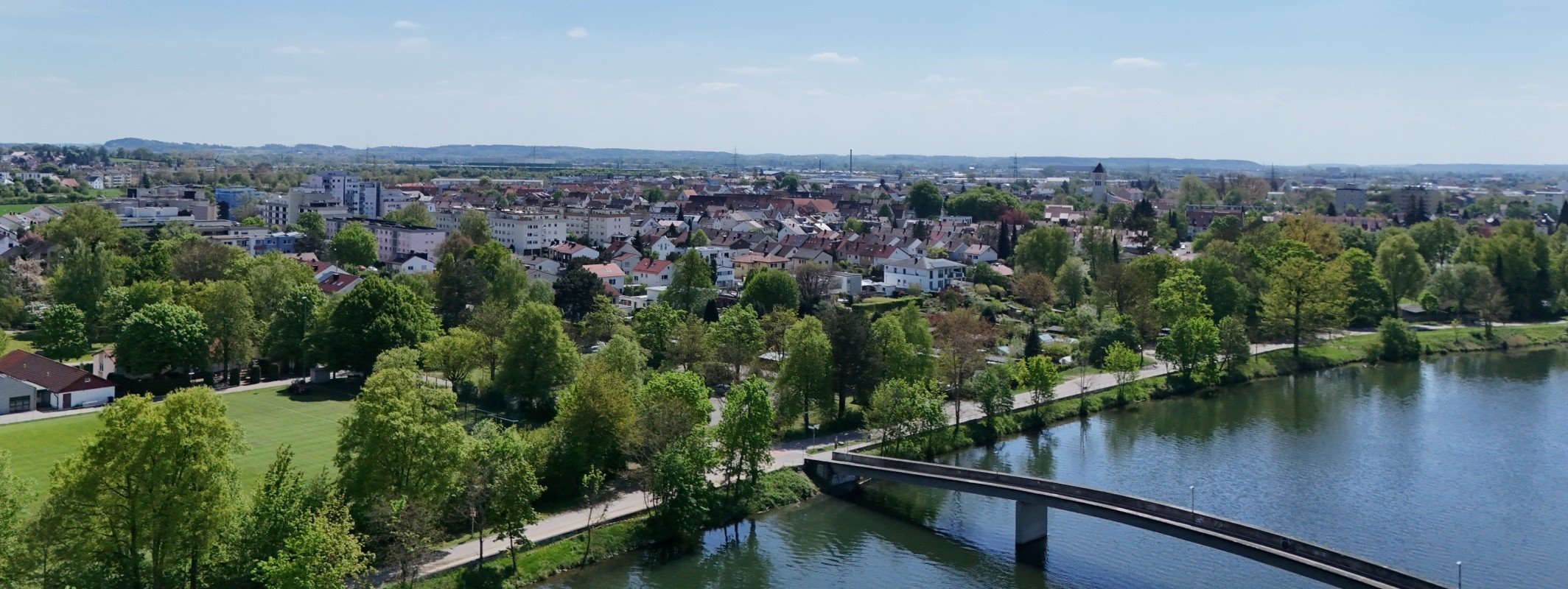 Immobilienmakler Offenhausen: Grünflächen und Wasser in Neu-Ulm-Offenhausen