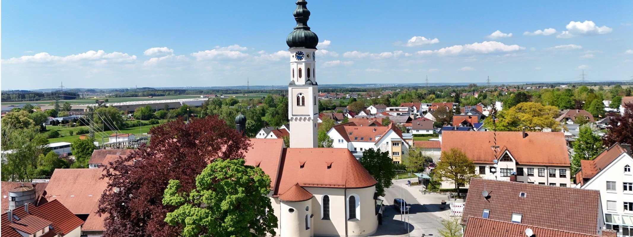 Immobilienmakler Pfaffenhofen an der Roth: Markt Pfaffenhofen im Rothtal von oben
