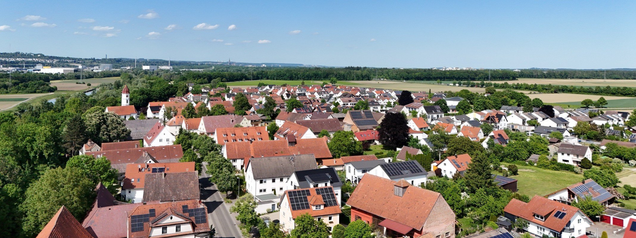 Verkaufspreis Immobilie Gögglingen: Häuser und Donauauen in Ulm-Gögglingen von oben