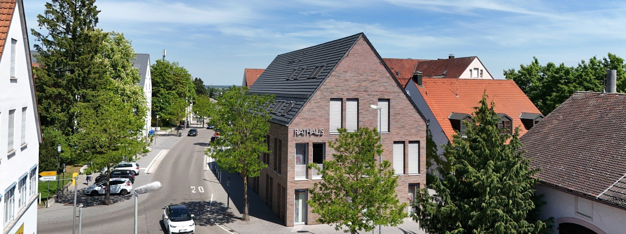 Immobilienmakler Ulm-Jungingen: Ortsmitte mit neuem Rathaus