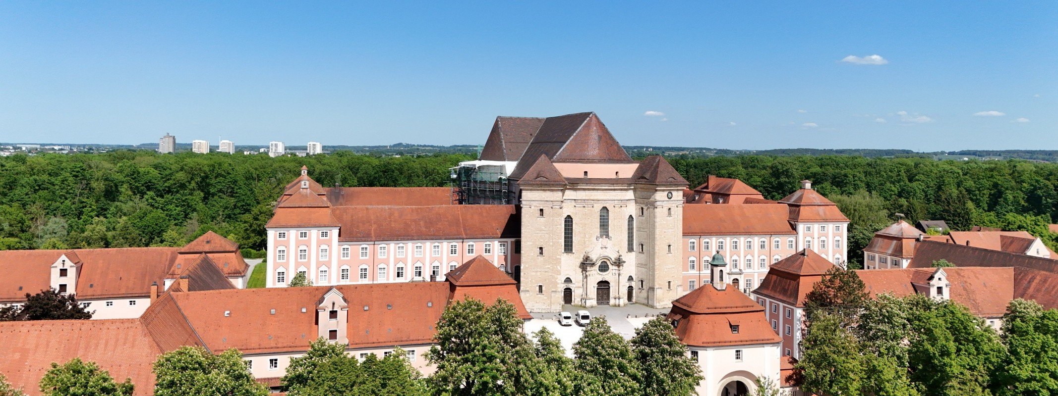Immobilienmakler Ulm-Wiblingen: Kloster Wiblingen von oben