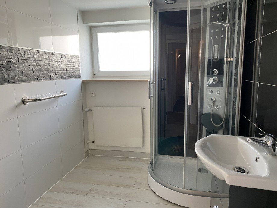 Bad ELW im UG Zweifamilienhaus Neu-Ulm