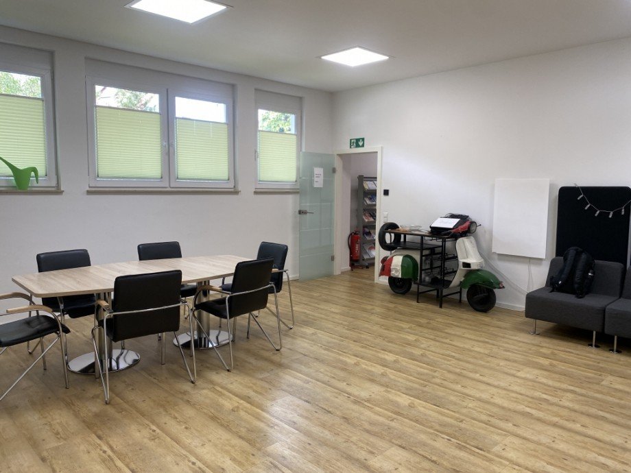 Aufenthalt u Besprechnung 1 in Gewerbefl�che B (Bild 2) B�rofl�che Illerkirchberg
