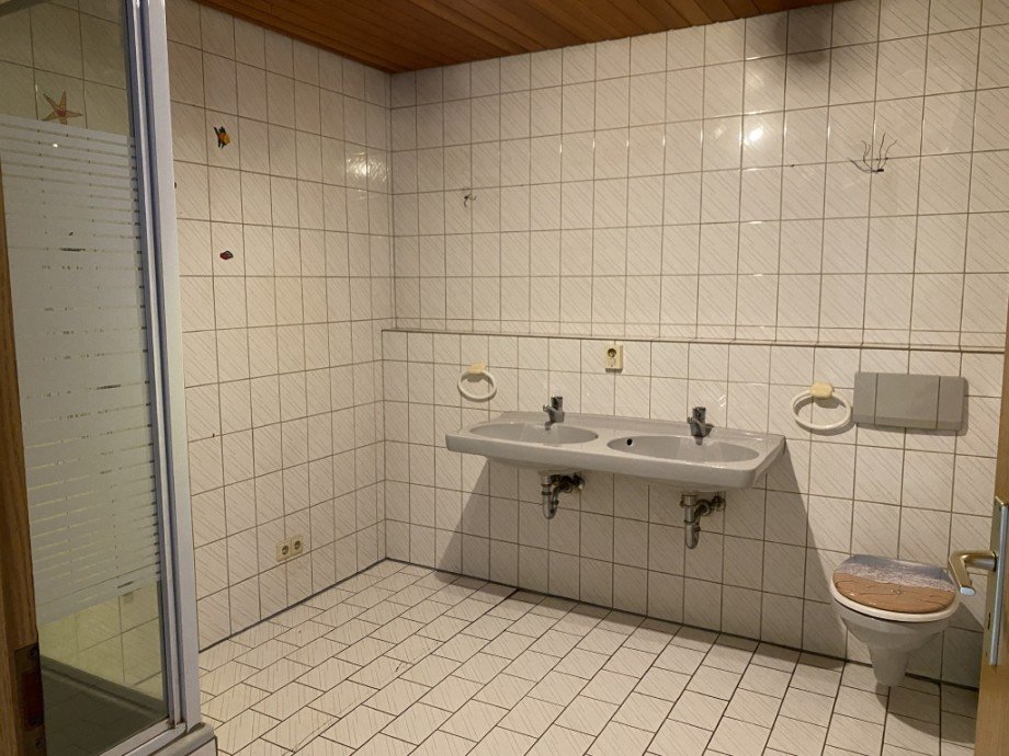 Badezimmer im OG Reihenmittelhaus Wei�enhorn