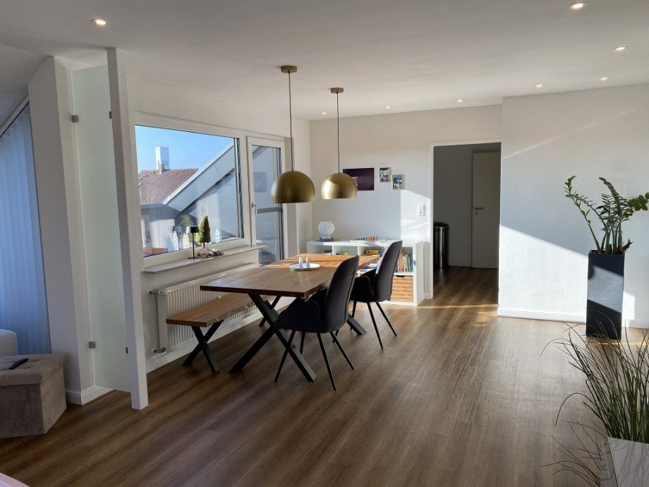 Wohn- und Esszimmer (Bild 4) Dachgeschosswohnung Senden