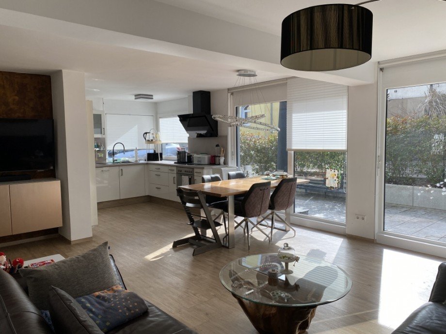 Wohnung EG - Wohn- und Esszimmer (Bild 2) Mehrfamilienhaus Ulm