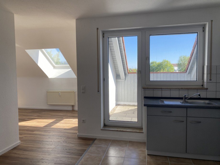 Blick Richtung Wohnzimmer und Loggia Wohnung Senden
