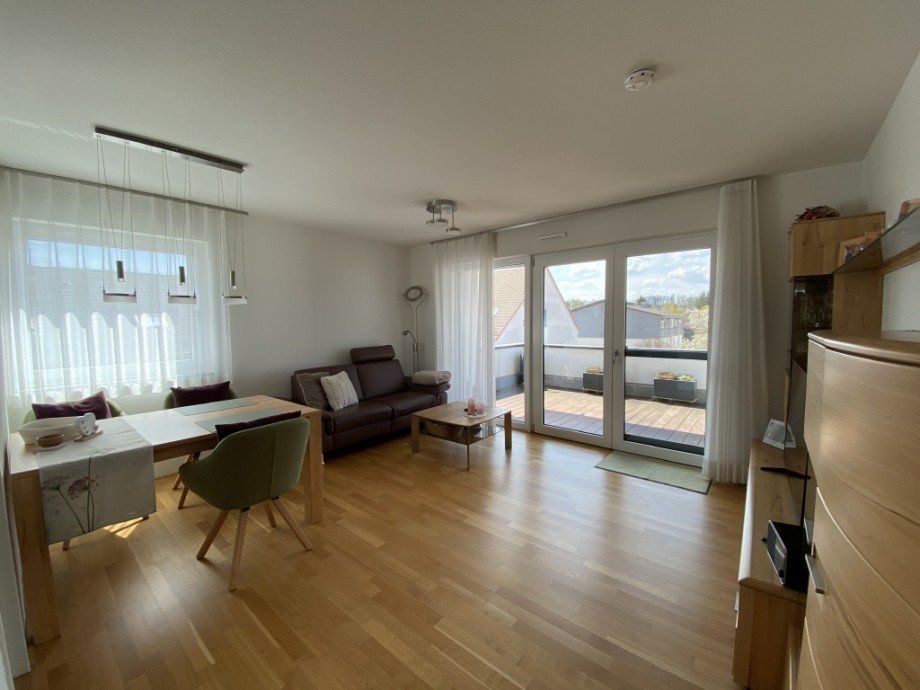 Wohn- und Esszimmer (Bild 1) Wohnung Senden