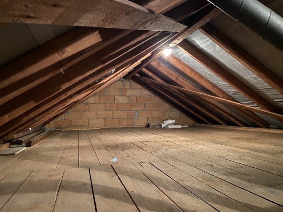 Dachspitz als Abstellfl�che Dachgeschosswohnung Senden