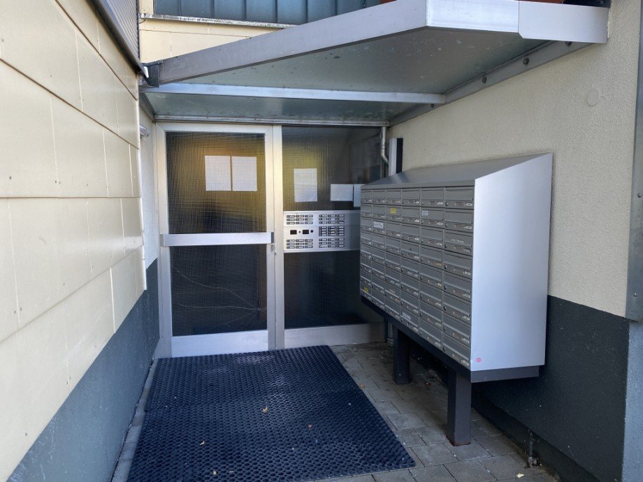Hauseingang (wird demn�chst saniert) Erdgeschosswohnung Neu-Ulm
