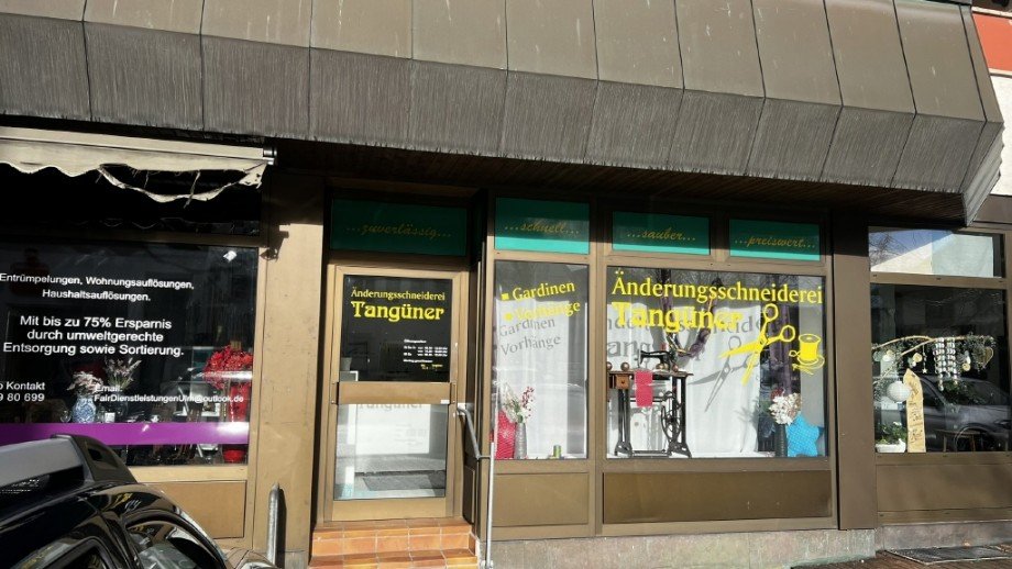 Geb�udeansicht Einzelhandelsladen V�hringen