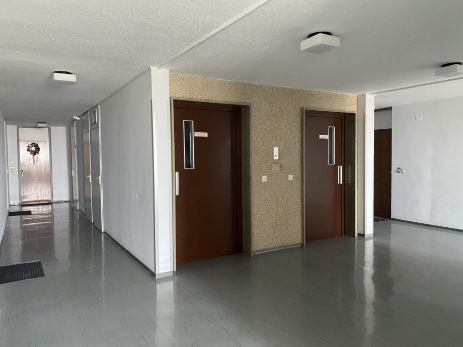 Treppenhaus u Aufz�ge Wohnung Neu-Ulm