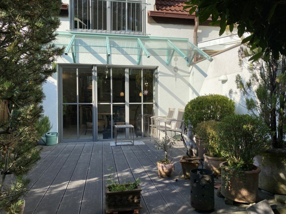 tlw �berdachte Terrasse im S�dwesten Haus Augsburg