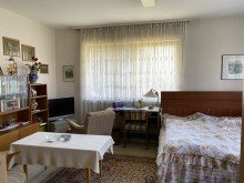 Gro�es Sprechzimmer EG 2-Familienhaus mit BAUPLATZ und Erweiterungsm�glichkeit im Herzen von Pfuhl