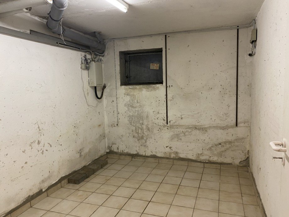 Kellerraum im UG Reihenmittelhaus Wei�enhorn