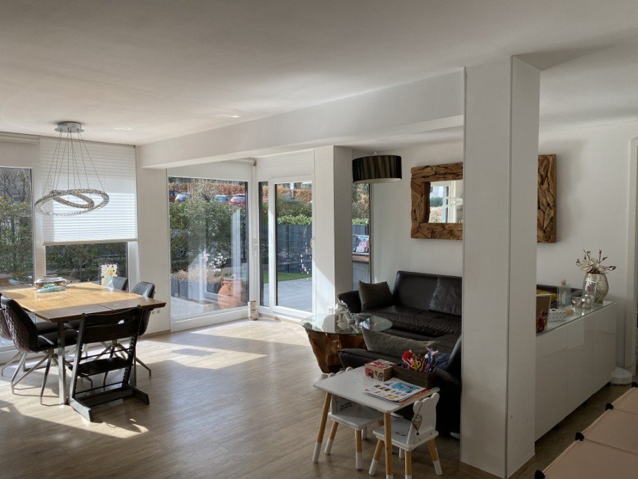 Wohnung EG - Wohn- und Esszimmer (Bild 1) Mehrfamilienhaus Ulm