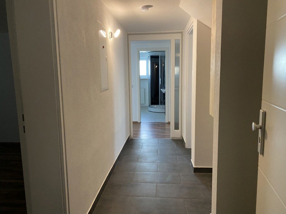 Flur ELW im UG Zweifamilienhaus Neu-Ulm
